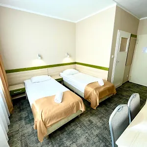  Auberge de jeunesse Emka
